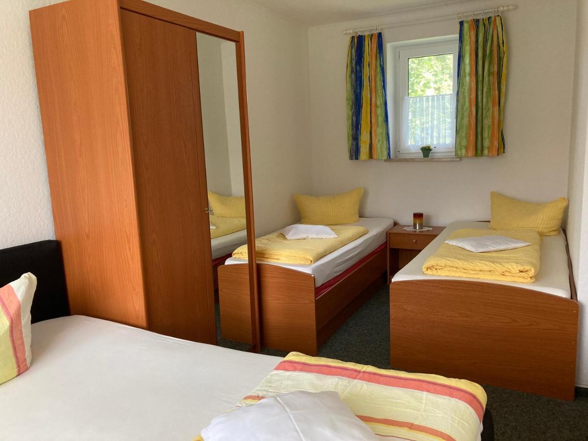Hotel Am Schlosspark Mallin Habitación foto