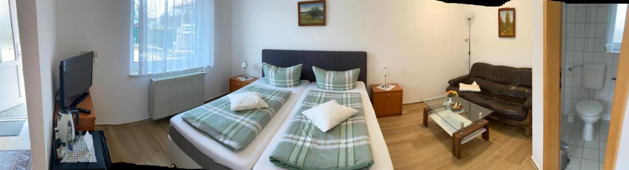 Hotel Am Schlosspark Mallin Habitación foto