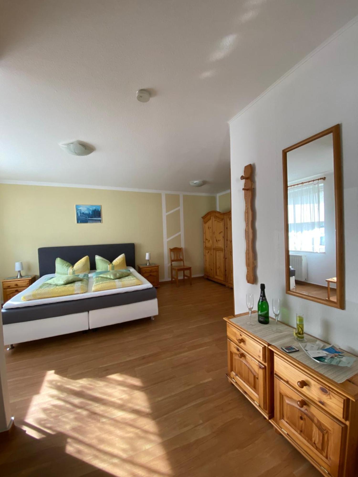 Hotel Am Schlosspark Mallin Habitación foto